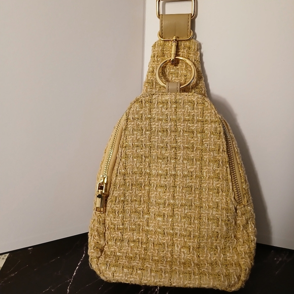 Moda Luxe Textured Crossbody Fanny Pack - Picture 6 of 6